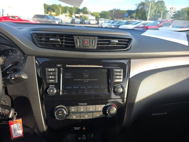 Used 2020 Brilliant Silver Metallic Nissan S image 20