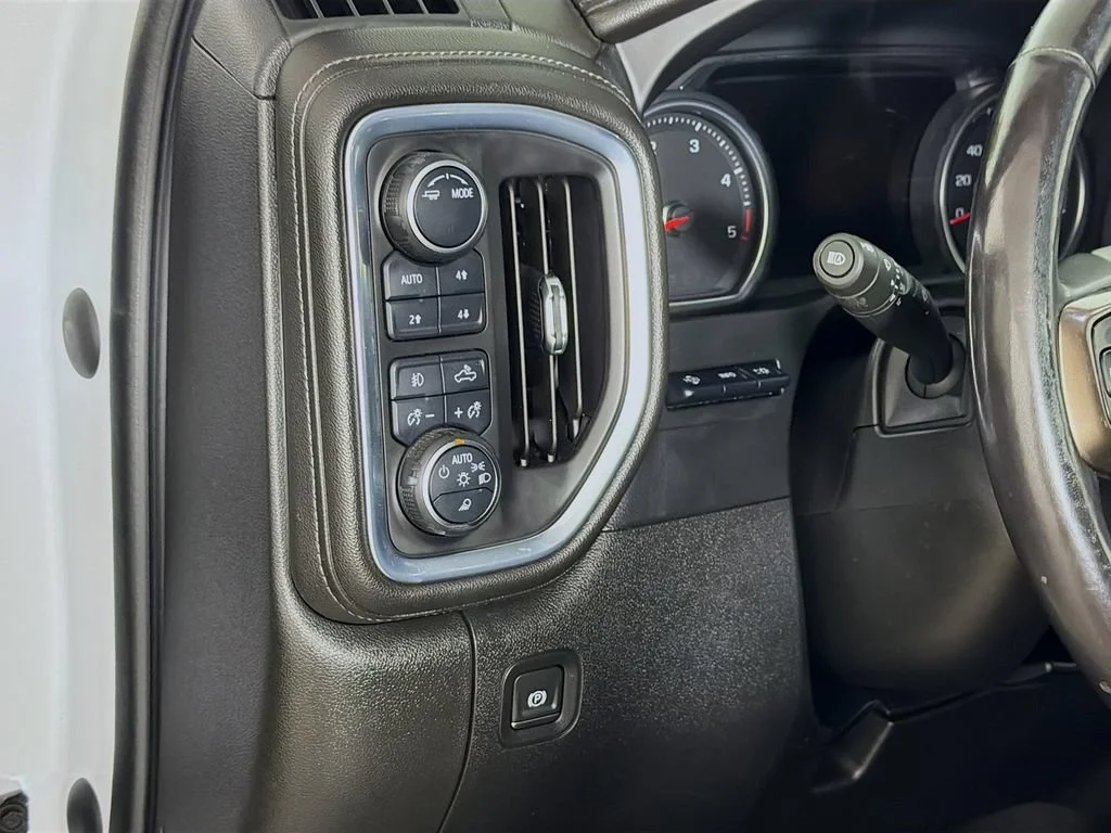 Used 2021 Iridescent Pearl Tricoat Chevrolet High Country image 11