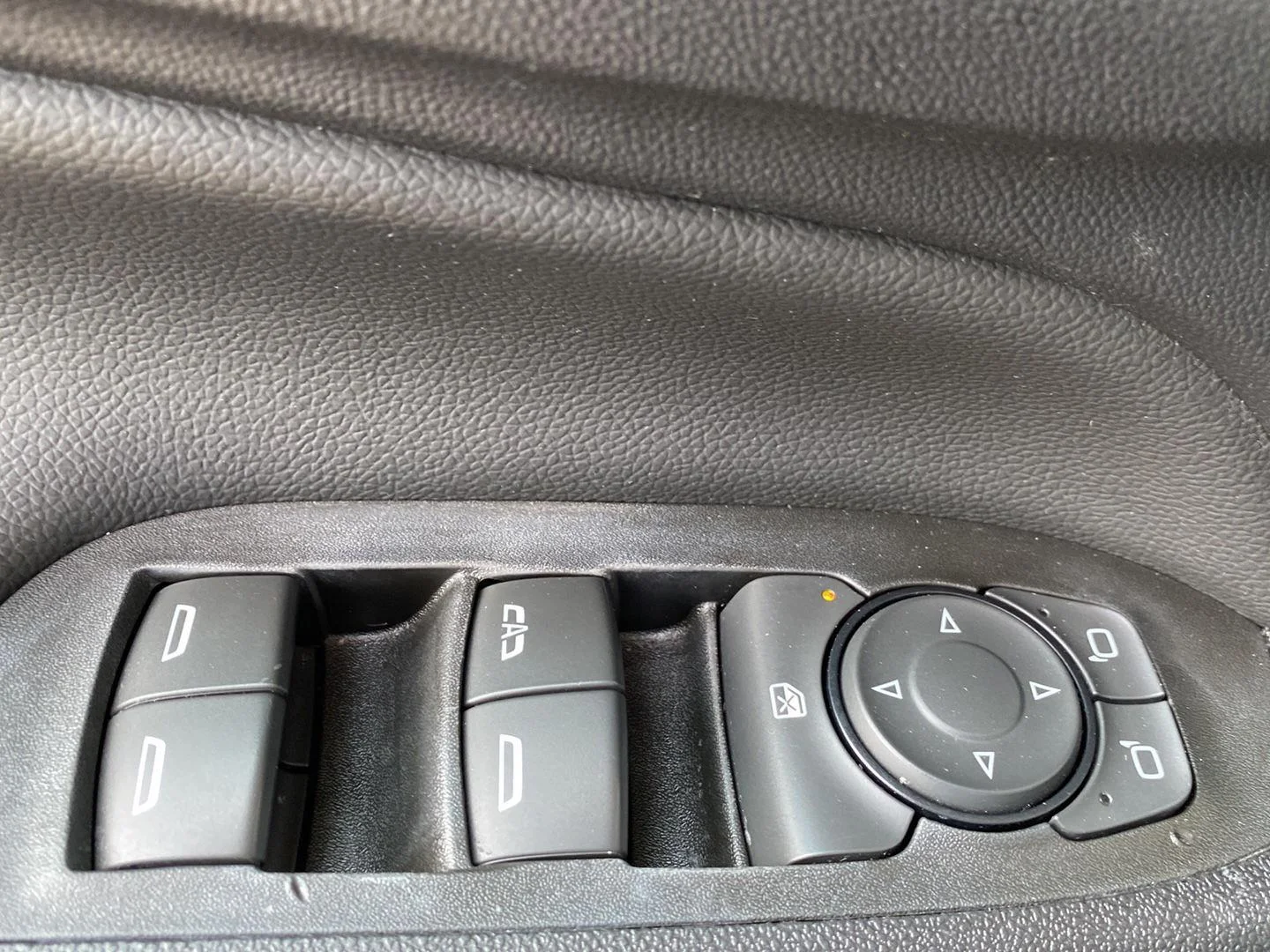 Used 2022 Iridescent Pearl Tricoat Chevrolet LT image 26