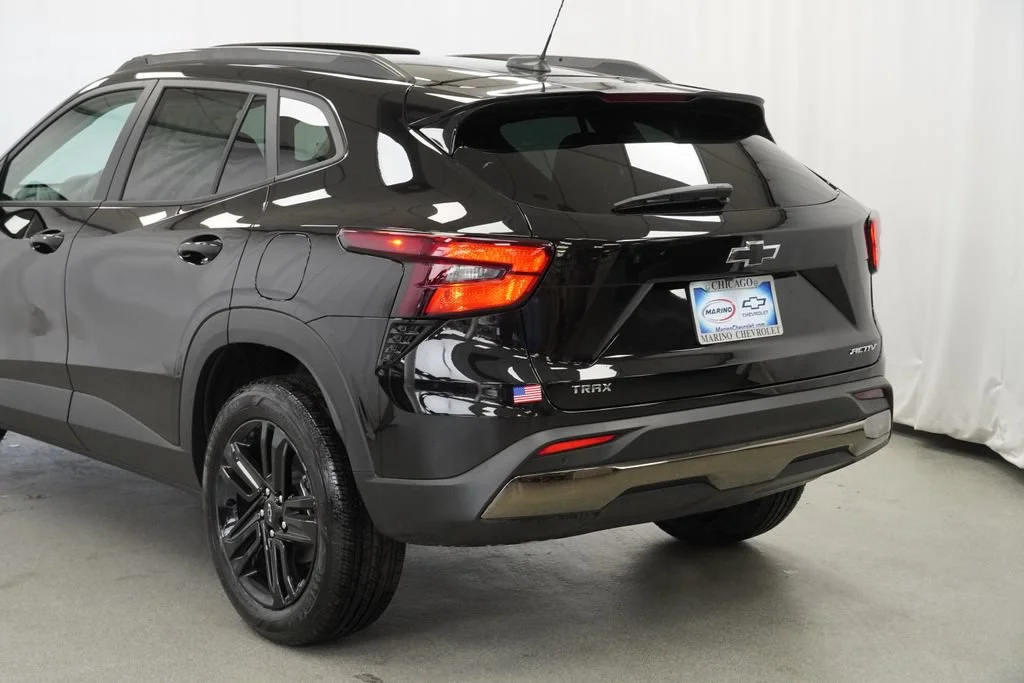New 2026 Mosaic Black Metallic Chevrolet ACTIV image 36