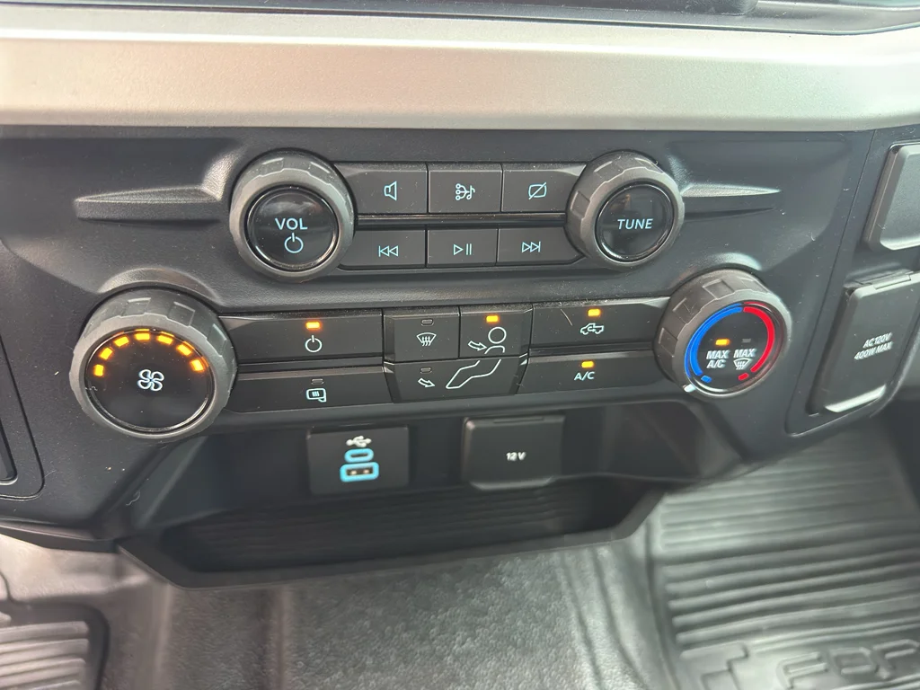 Used 2024 Oxford White Ford XL image 22