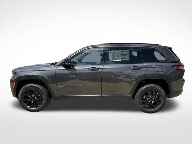 New 2026 Gray Jeep Altitude image 4