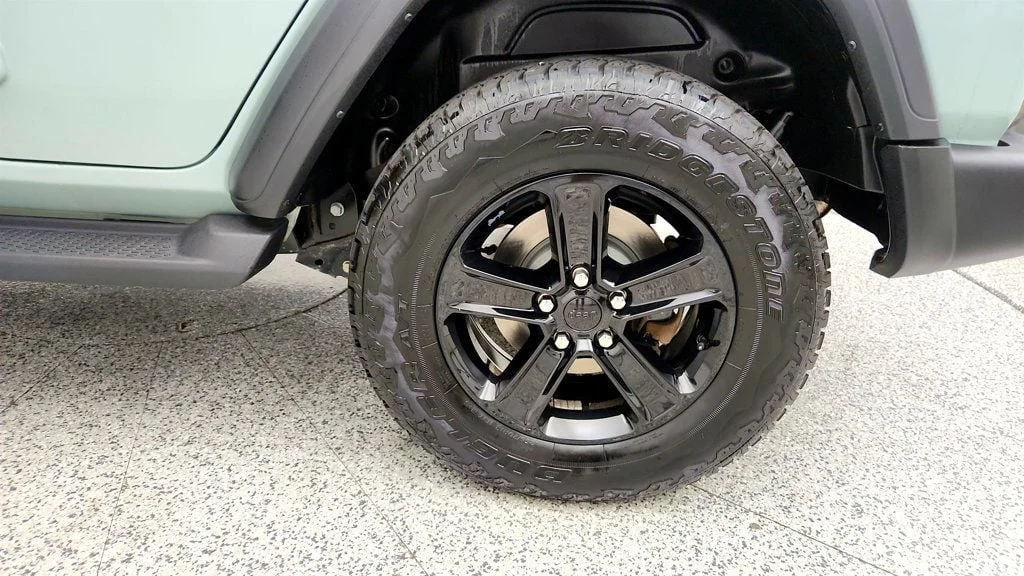 Used 2023 Earl Clearcoat Jeep Sport Altitude 4 Door 4x4 w/ Alpine Premium Audio & Trailer-Tow image 9