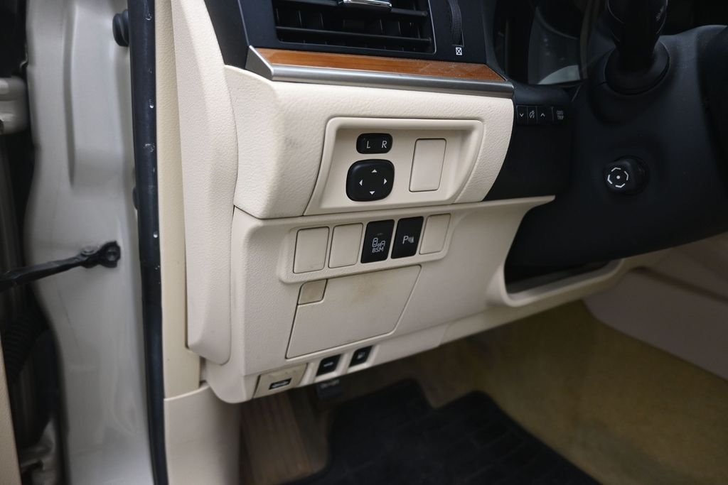 Used 2014 Beige Lexus 300h image 13