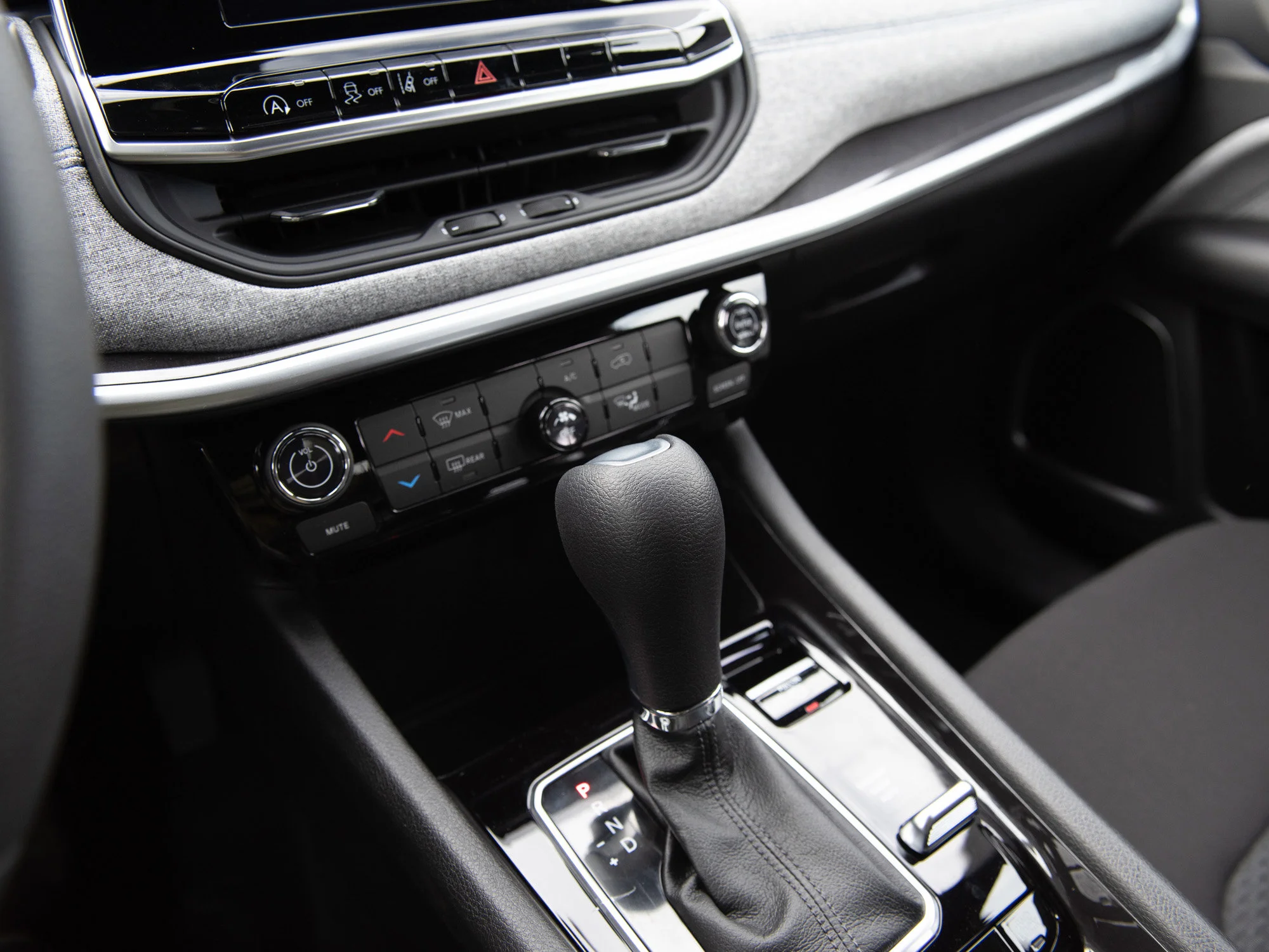 New 2026 White Jeep Sport* 4x4, 2.0L Turbo, Heated Seats image 17