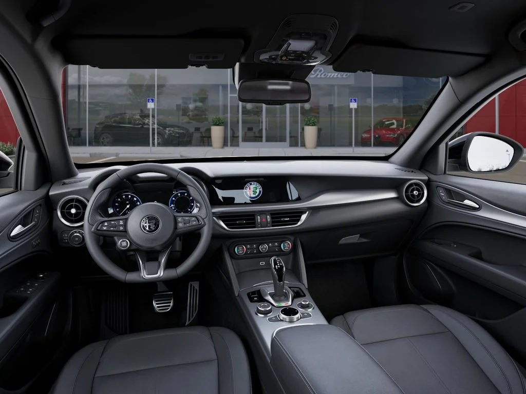 New 2026 Vulcano Black Metallic Exterior Paint Alfa Romeo Base image 15