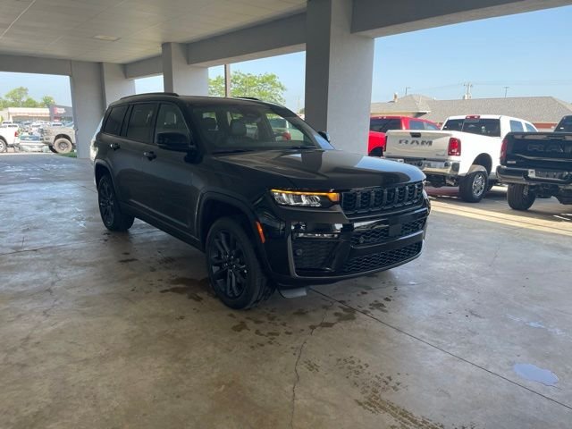 New 2026 Diamond Black Crystal Pearl-Coat Exterior Paint Jeep  image 5