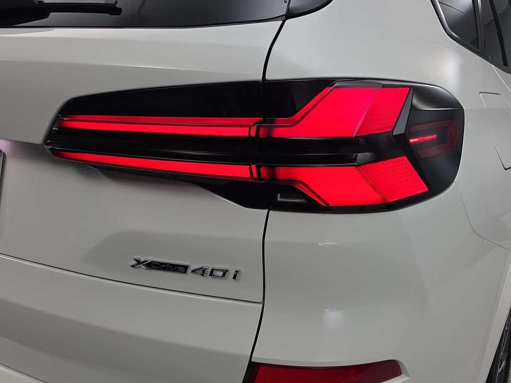 New 2026 Alpine White BMW xDrive40i image 33