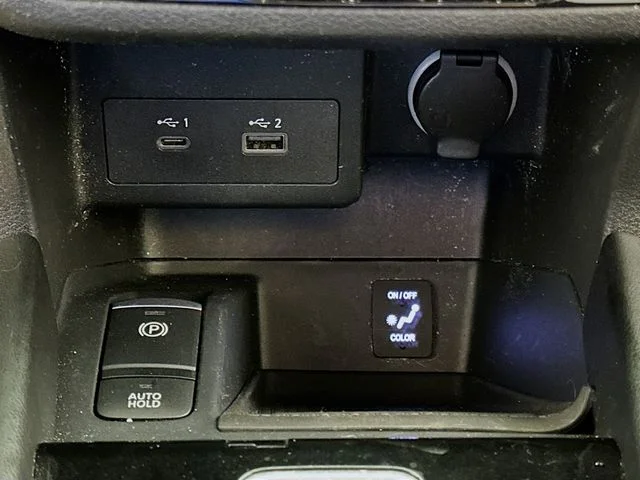 Certified Pre-Owned 2021 Nissan Kicks SR