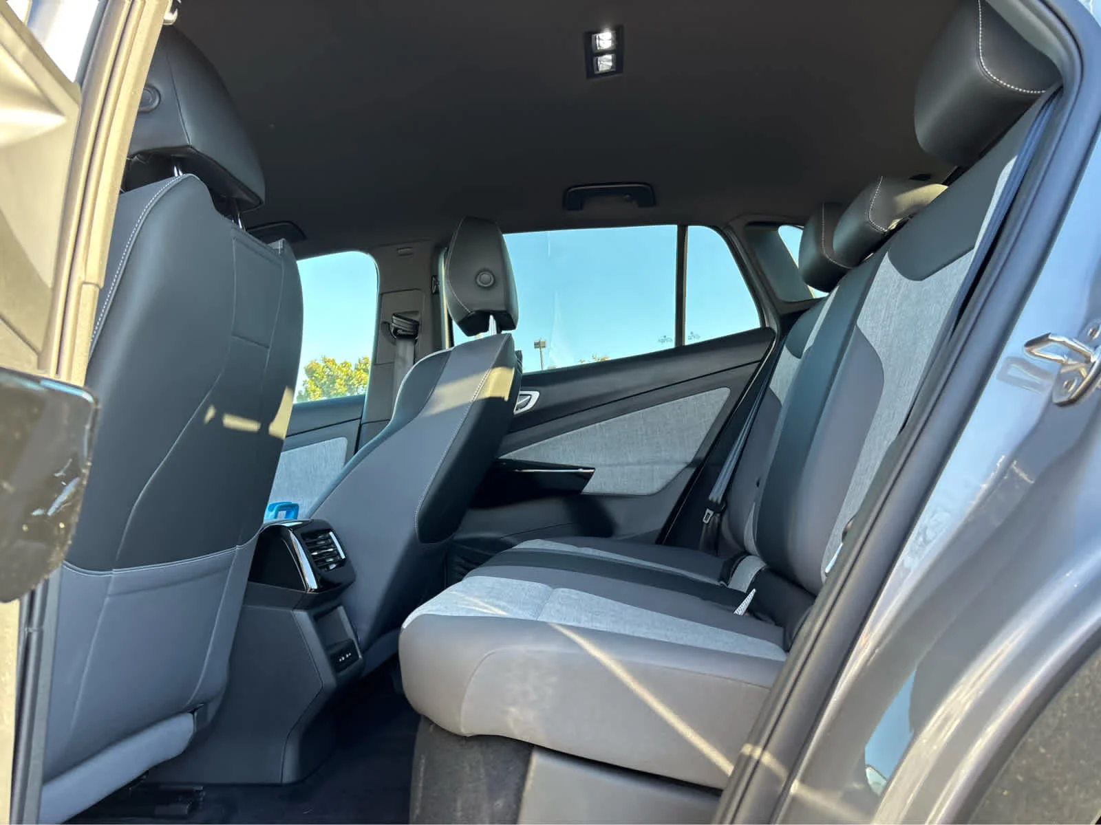 2025 Volkswagen ID.4 PRO - Photo 11