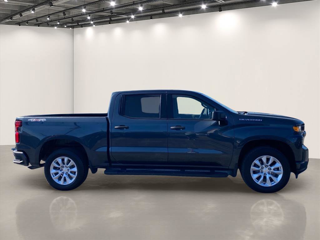 Used 2022 Shadow Gray Metallic Chevrolet Custom image 8