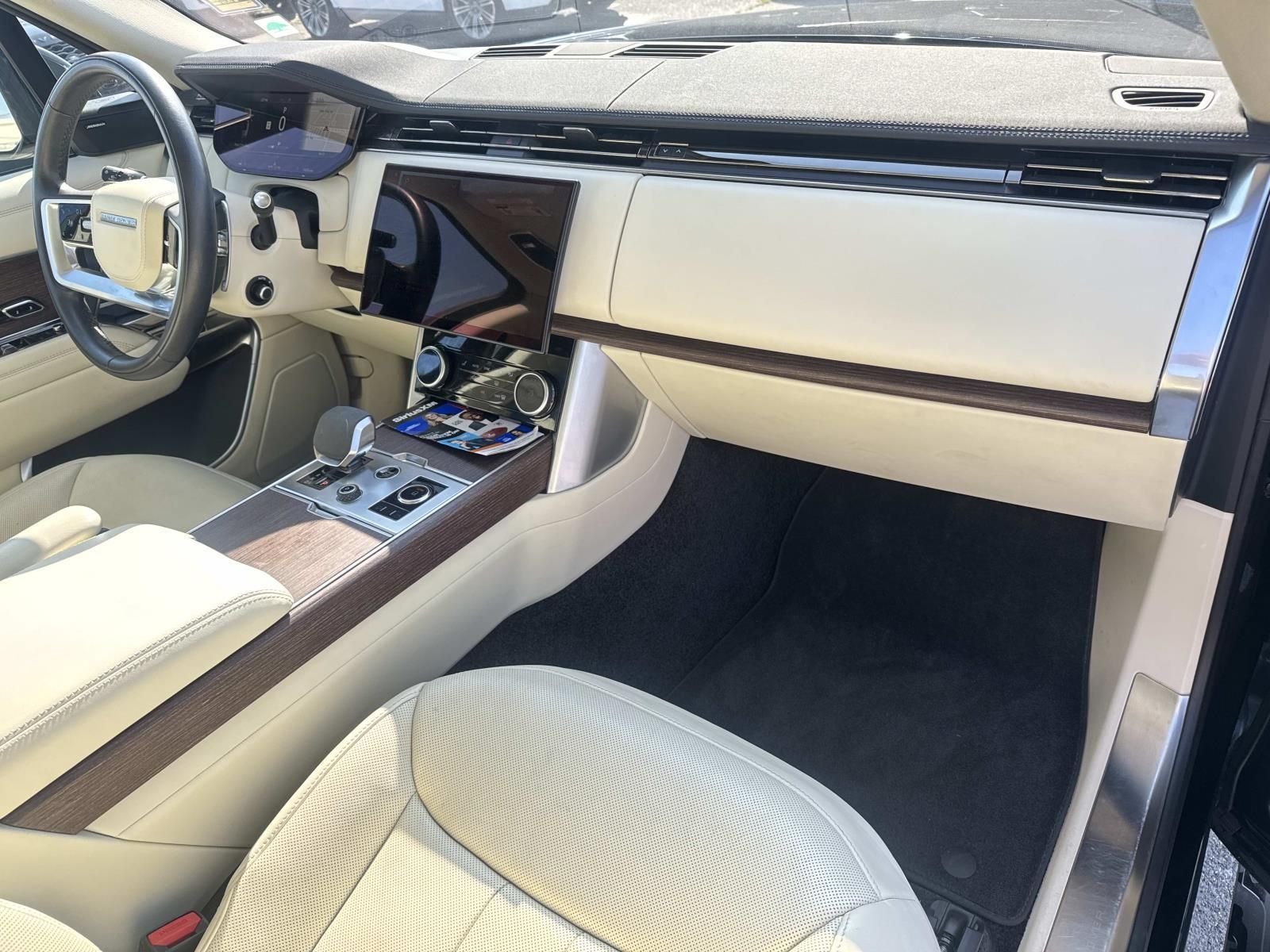2023 Land Rover Range Rover SE - Photo 13