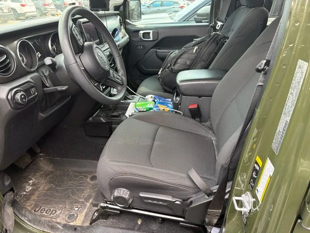 Used 2023 Green Jeep Sport S image 4