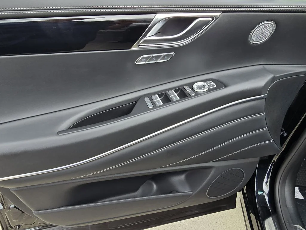 New 2026 White Genesis 2.5T image 15