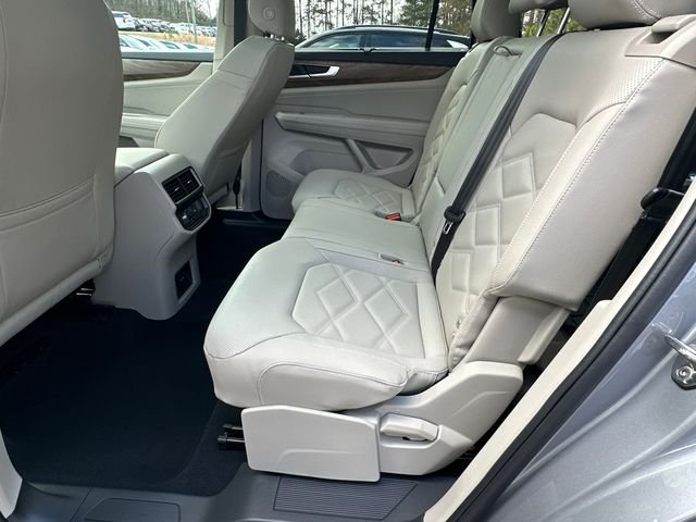New 2026 Silver Volkswagen 2.0T SE w/Technology image 21