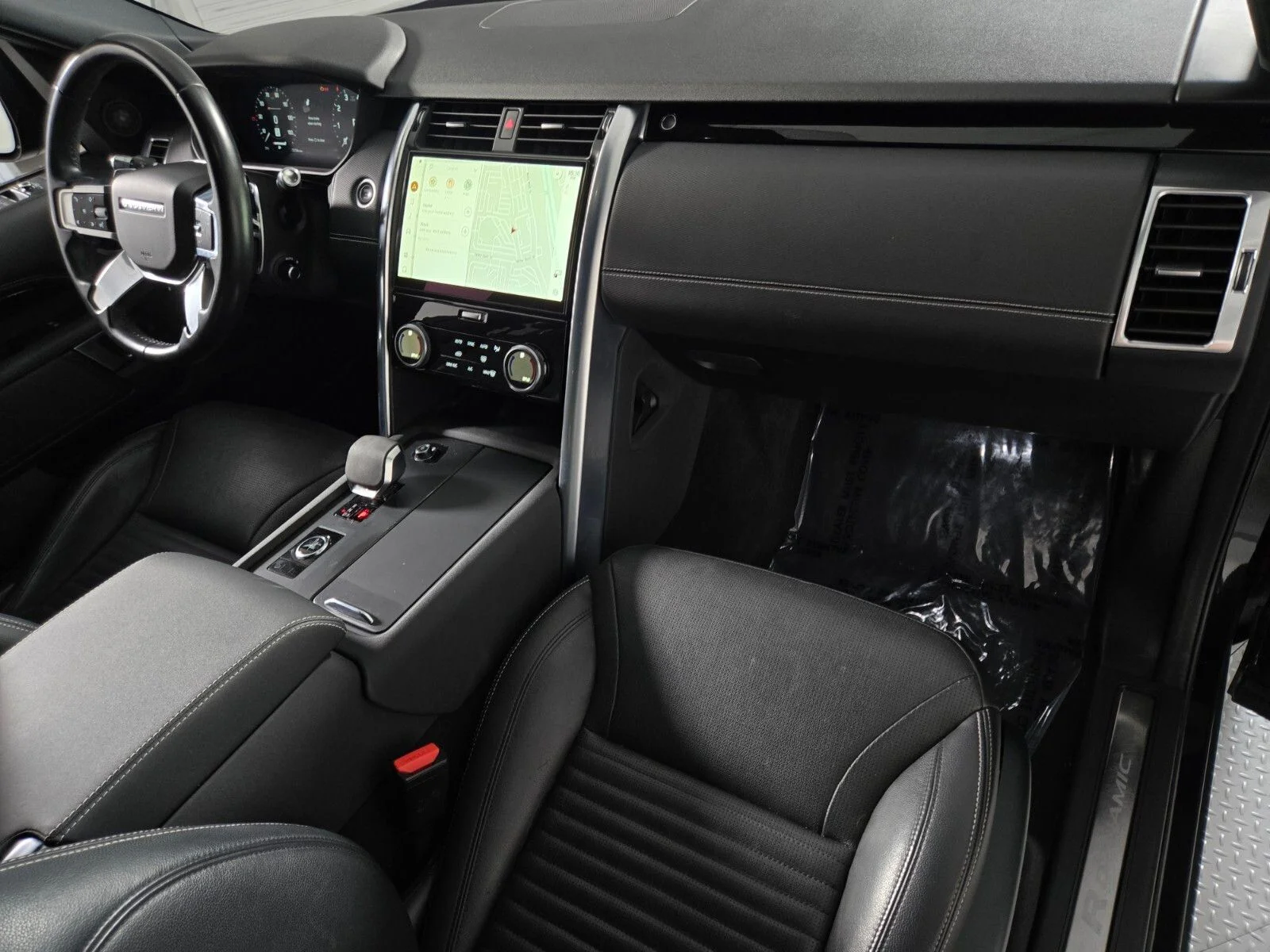 Used 2021 Santorini Black Metallic Land Rover S R-Dynamic image 19