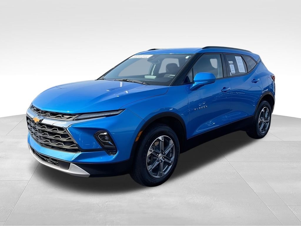 Used 2024 Blue Chevrolet LT image 4