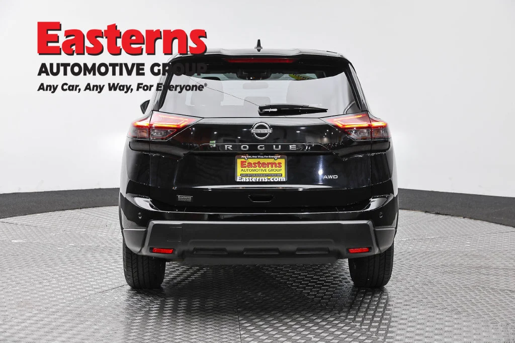 Used 2024 Black Nissan S image 6