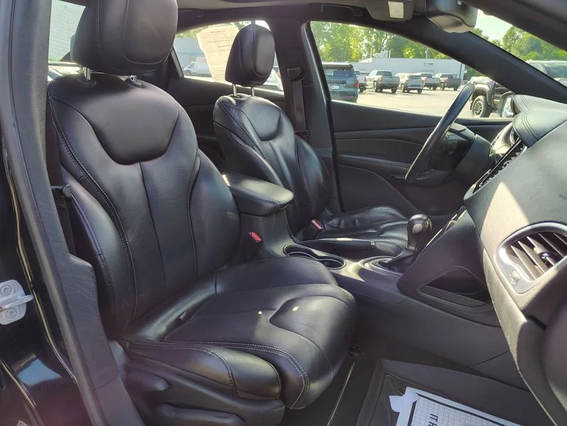 Used 2013 Black Dodge Limited image 21