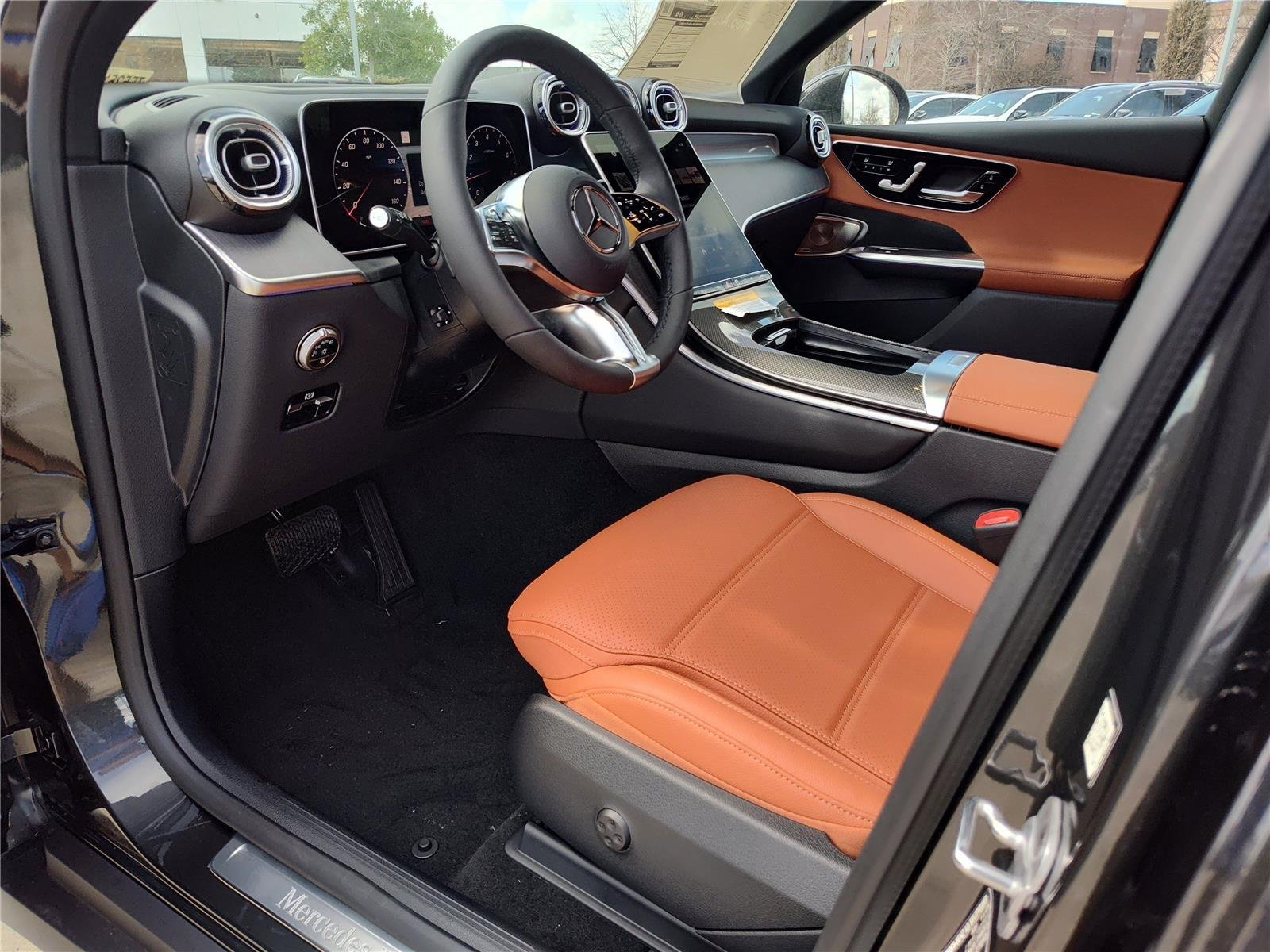 New 2026 Graphite Grey Metallic Mercedes-Benz GLC 300 image 2