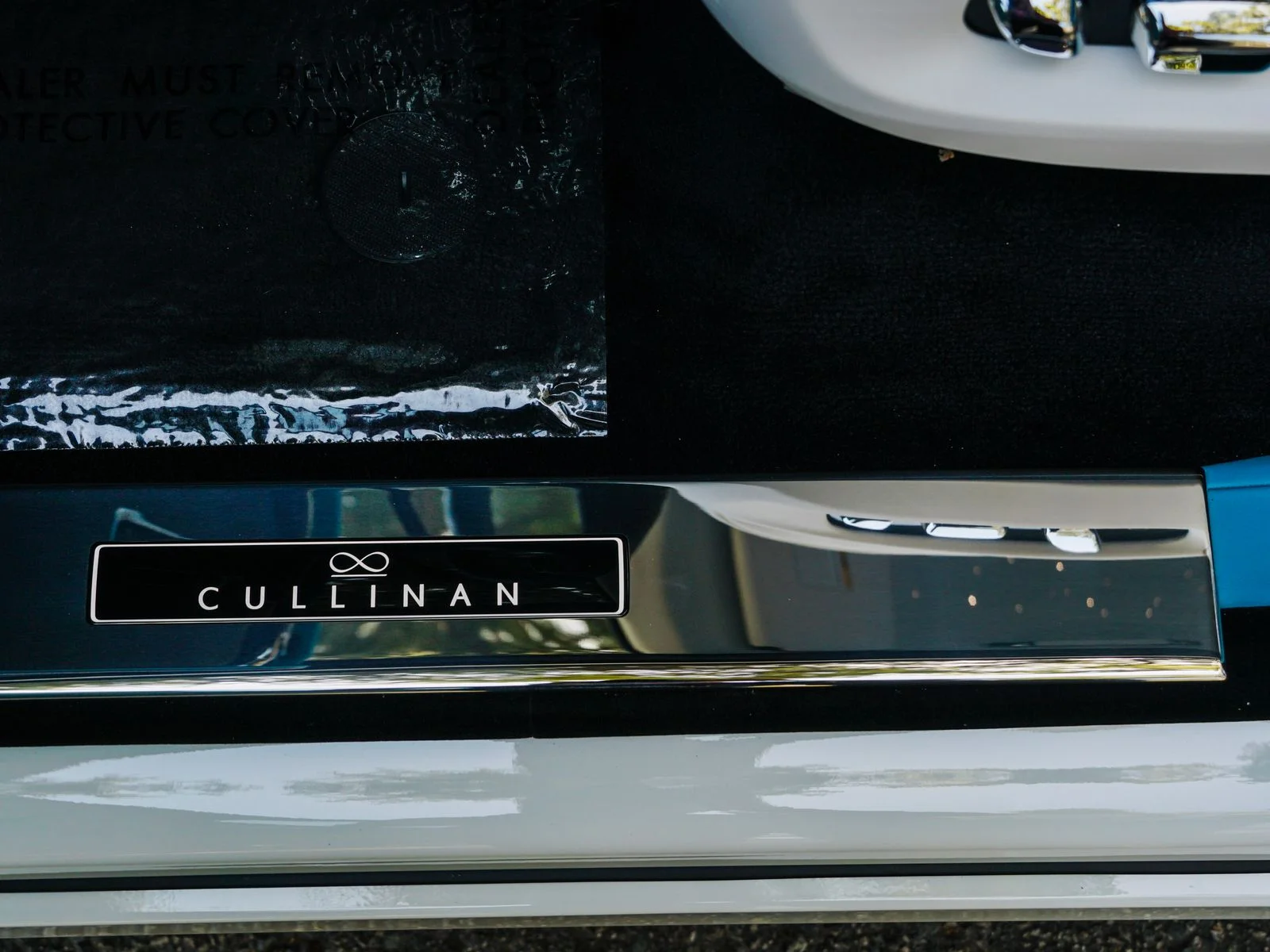 New 2027 Arctic White Rolls-Royce Black Badge image 8