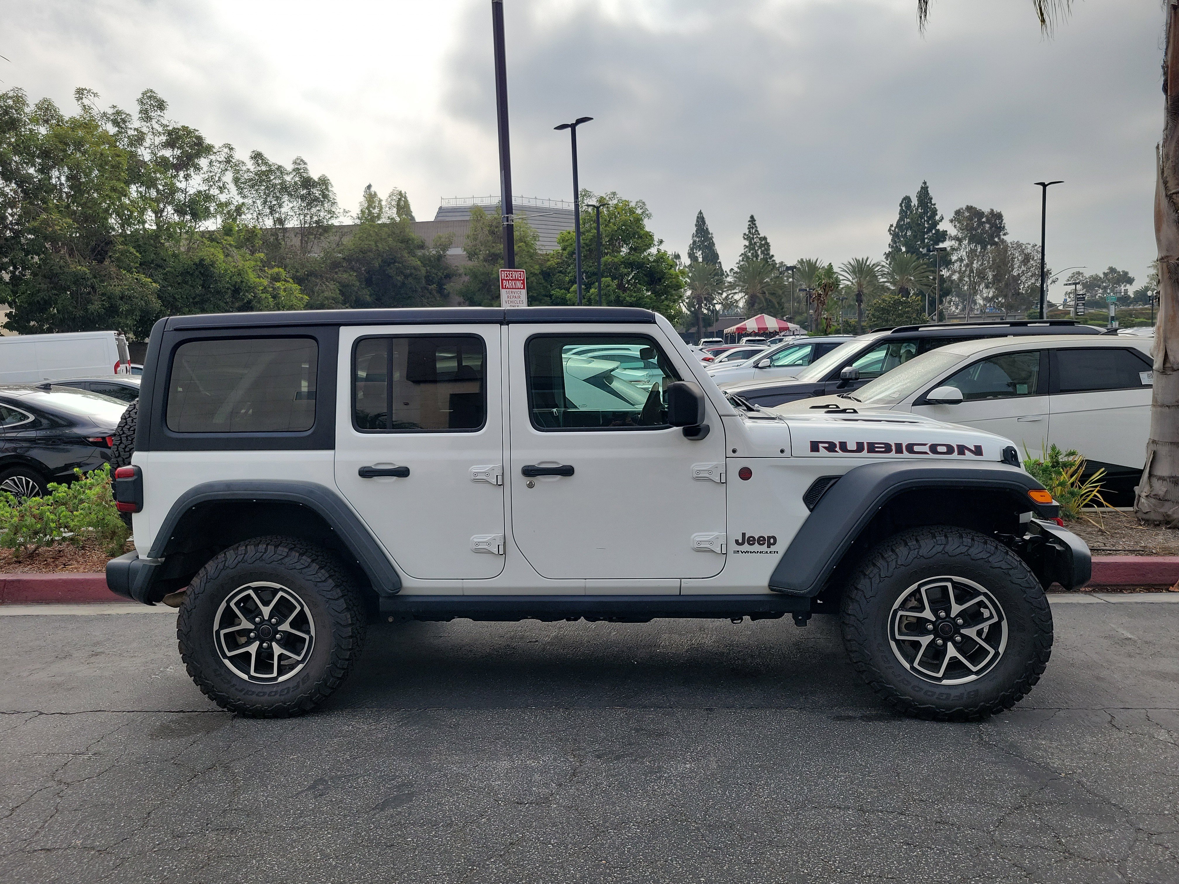 2024 Jeep Wrangler Rubicon's photo