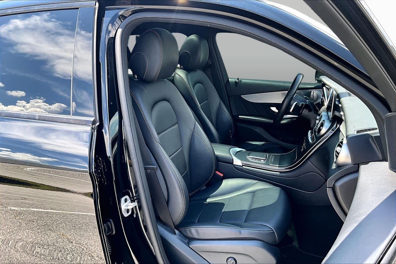 Used 2021 Black Mercedes-Benz GLC 300 image 9