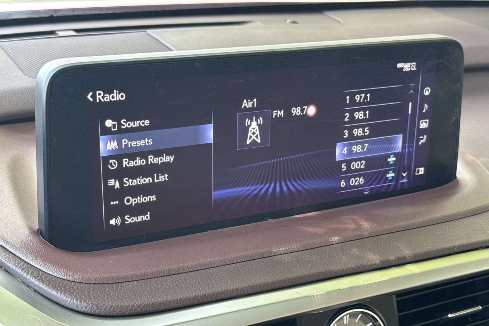 Used 2020 Red Lexus 450h image 18