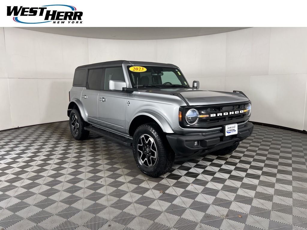 2023 Ford Bronco Outer Banks 4x4's photo