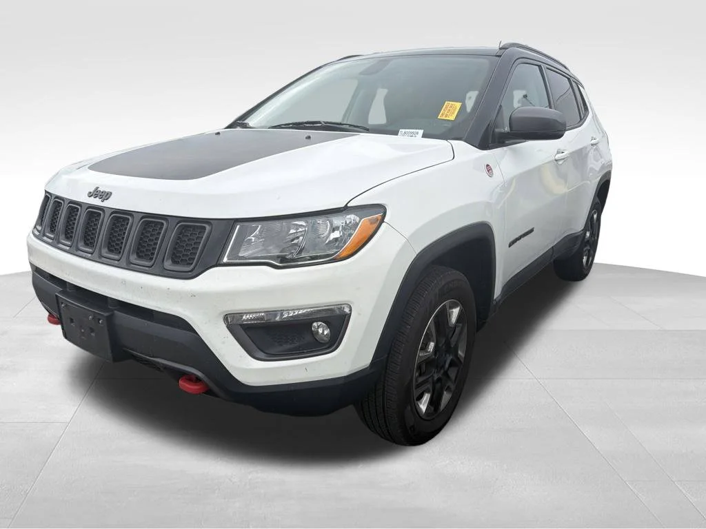 Used 2018 White Jeep Trailhawk image 4