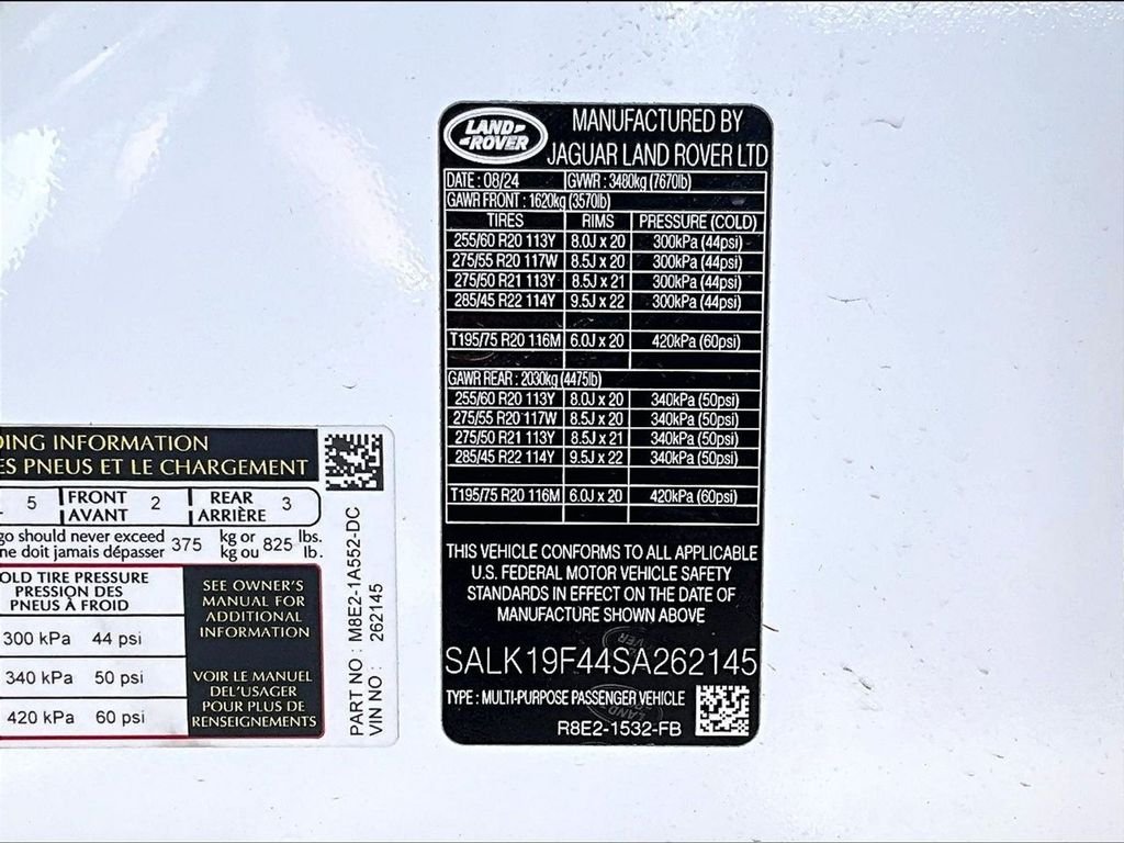 Used 2025 White Land Rover Autobiography image 26