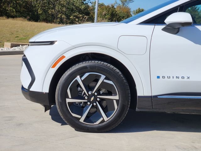 2025 Chevrolet Equinox EV LT - Photo 8