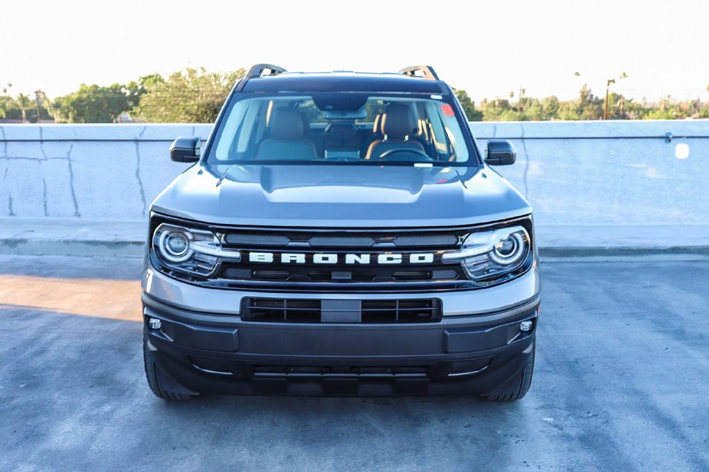 Used 2024 Gray Metallic Ford Outer Banks image 3