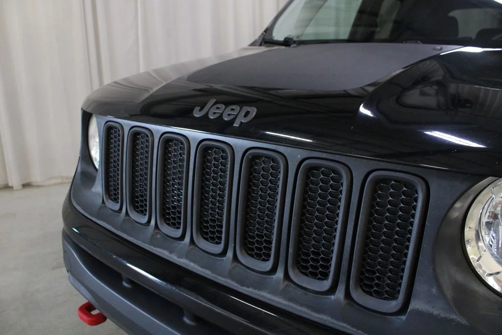 Used 2016 Black Jeep Trailhawk image 31