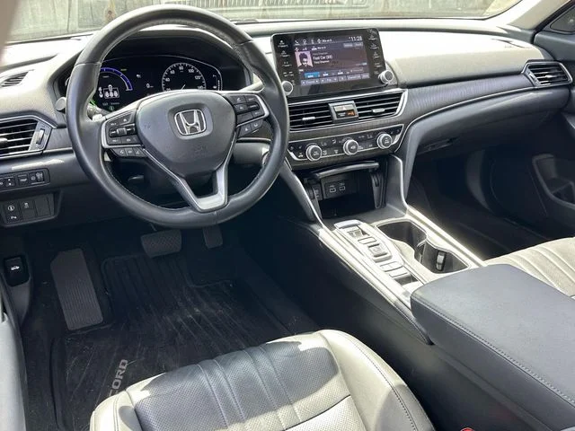 Used 2021 White Honda Touring image 17
