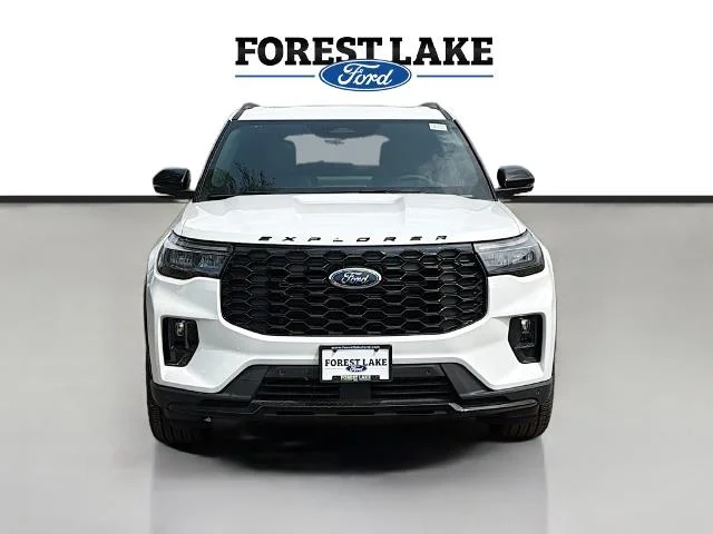 New 2026 Star White Metallic Tri-Coat Ford ST-Line image 2
