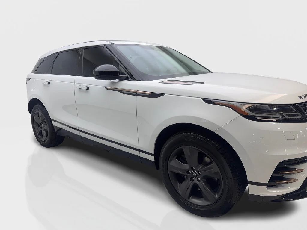Used 2023 White Land Rover R-Dynamic S image 14