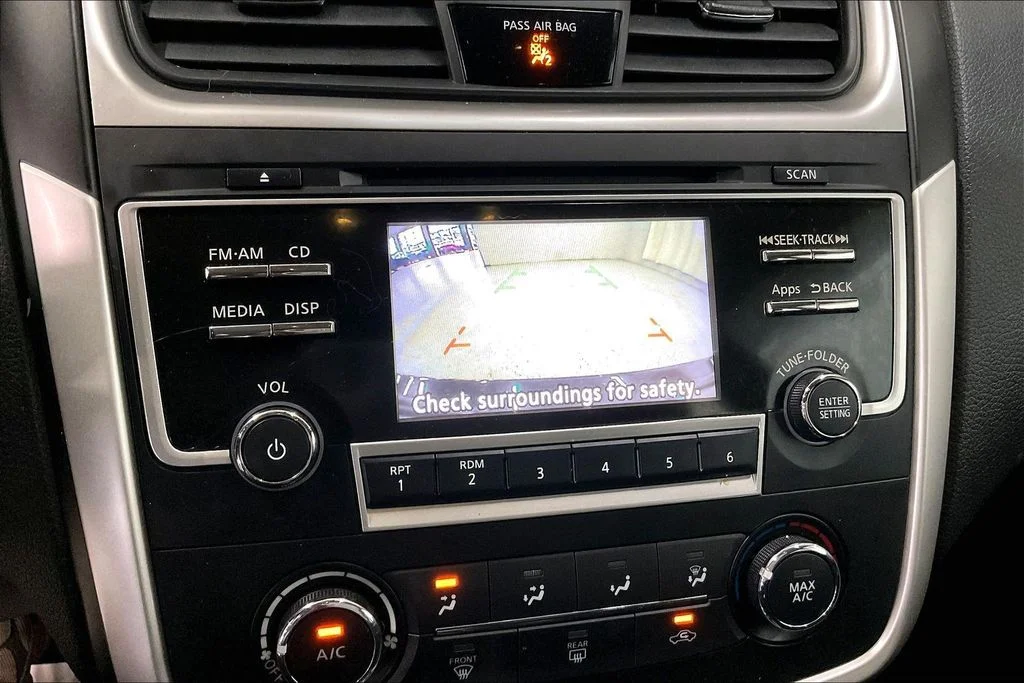 Used 2016 Black Nissan 2.5 S image 20