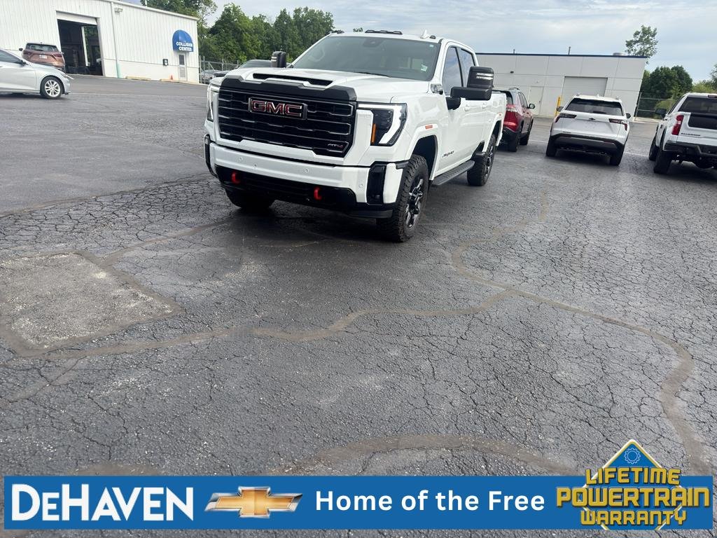 2025 GMC Sierra 4WD Crew Cab Standard Box AT4's photo