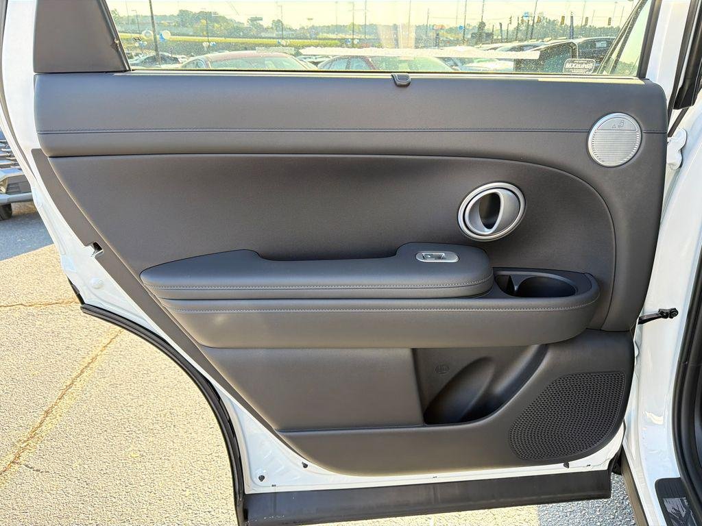 New 2026 White Hyundai SEL FWD image 22