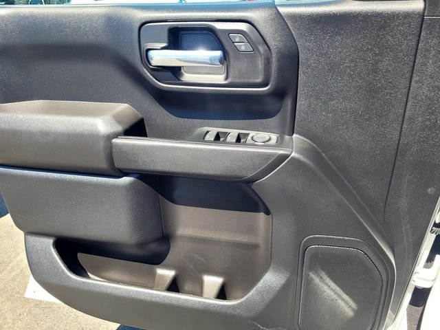 Used 2023 White Chevrolet Custom image 13