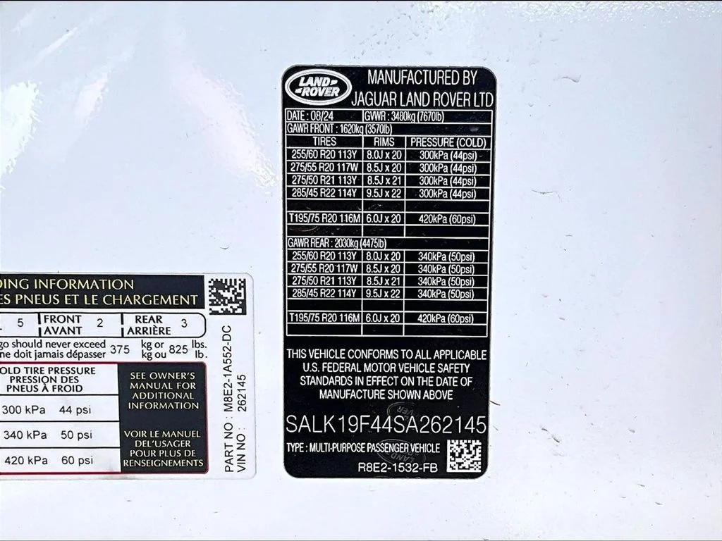 Used 2025 White Land Rover Autobiography image 26