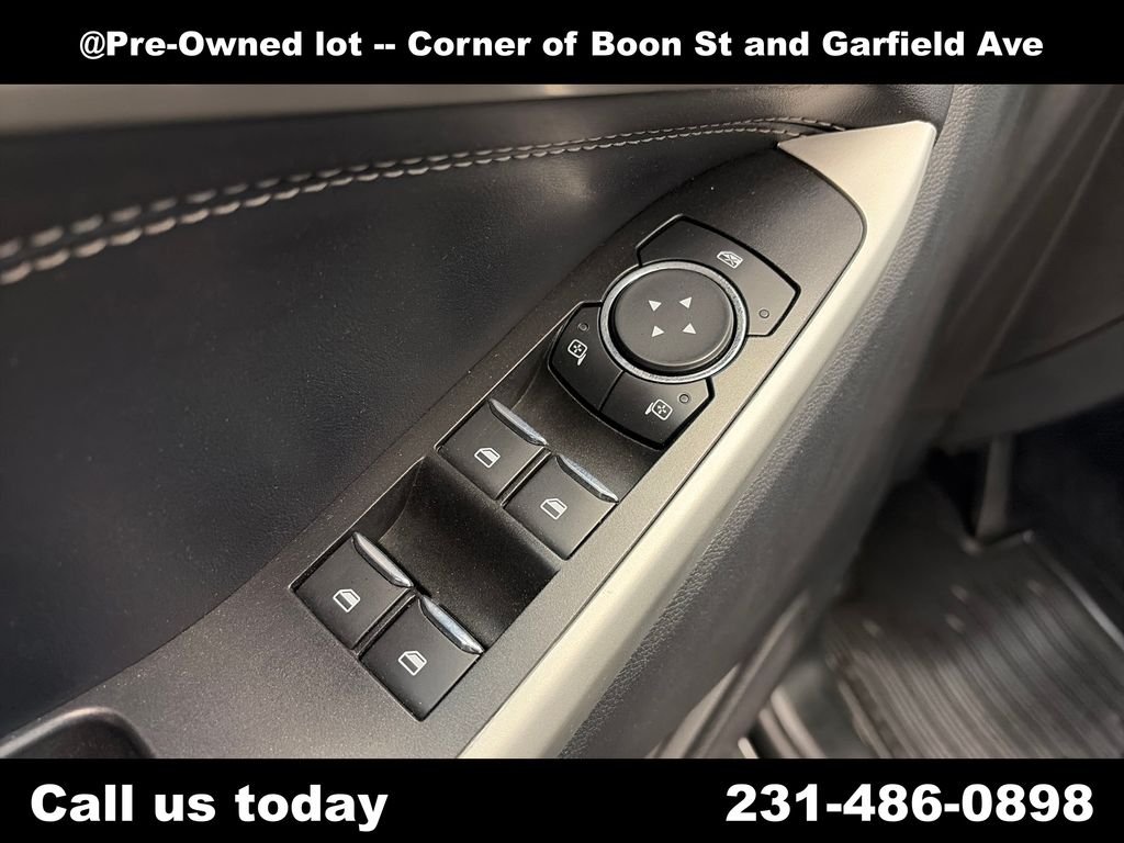 Used 2022 Green Ford XLT image 16
