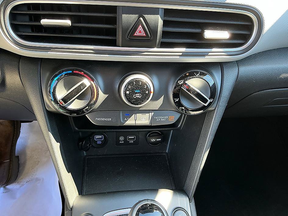 Used 2019 Ultra Black Pearl Hyundai SEL image 21