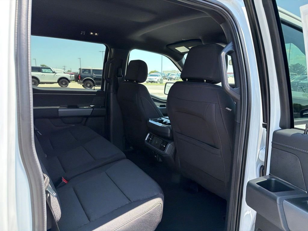 New 2026 Oxford White Ford XLT image 19