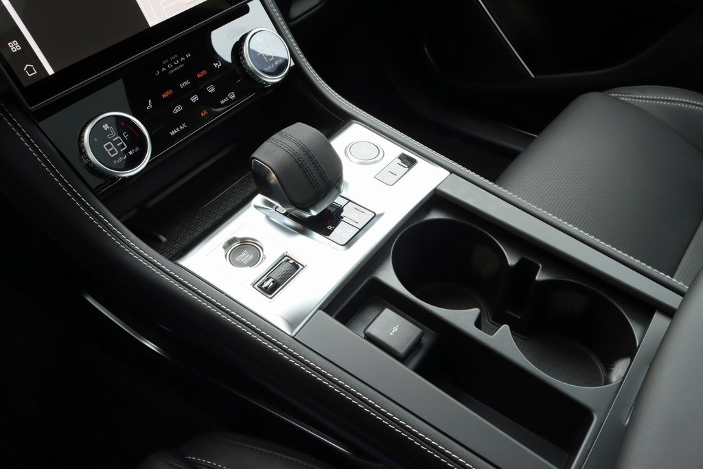 2026 JAGUAR F-PACE - Image 30