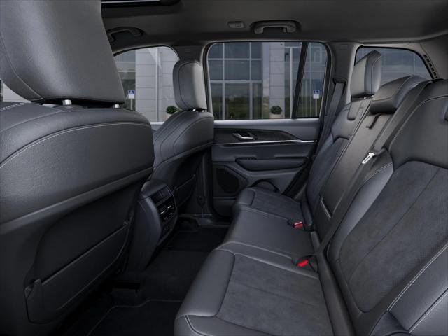 New 2026 Bright White Clear-Coat Exterior Paint Jeep Laredo Altitude image 49