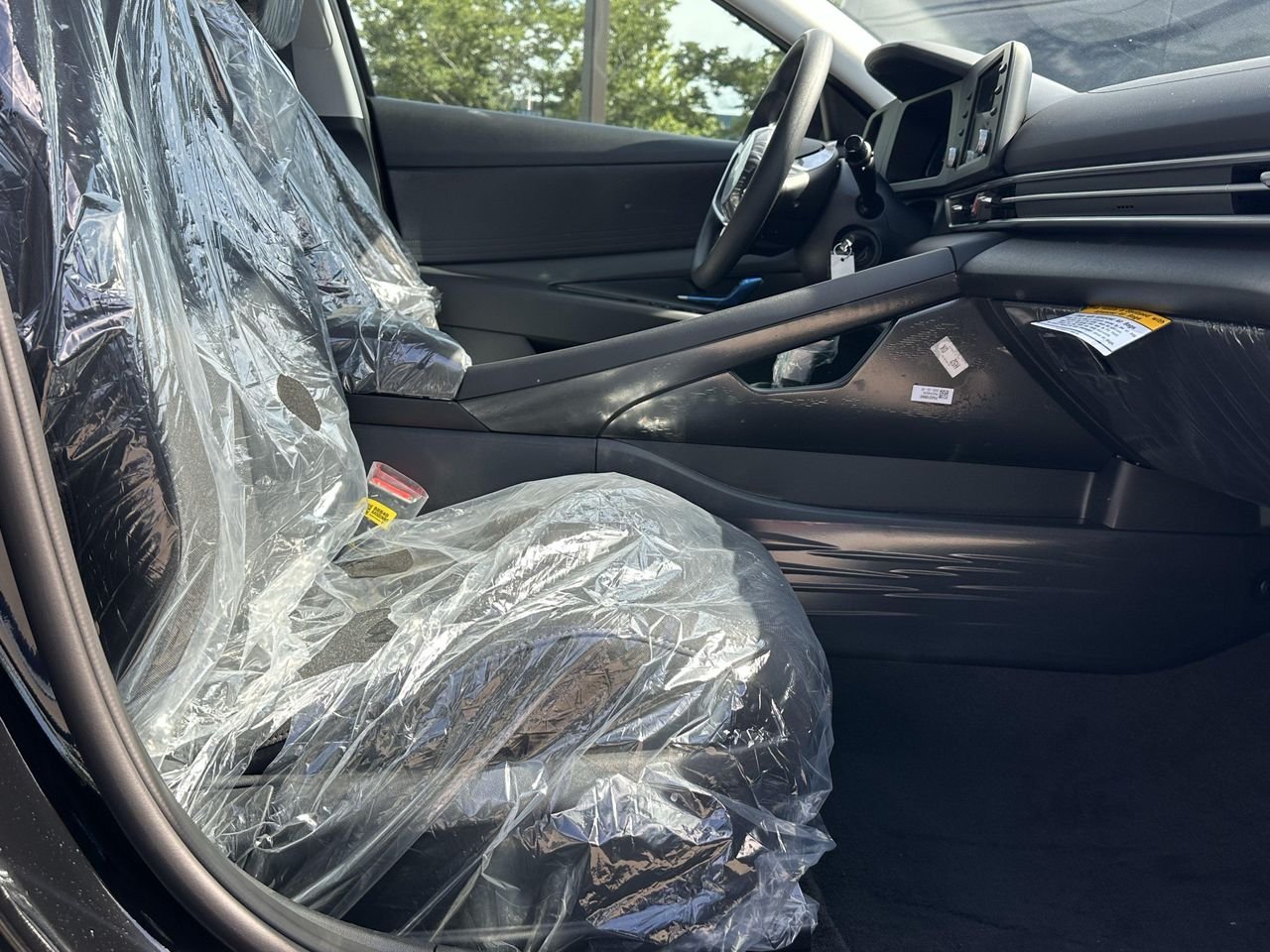New 2026 Abyss Black Hyundai SE image 13