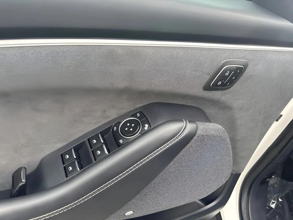 Used 2025 White Ford GT image 19