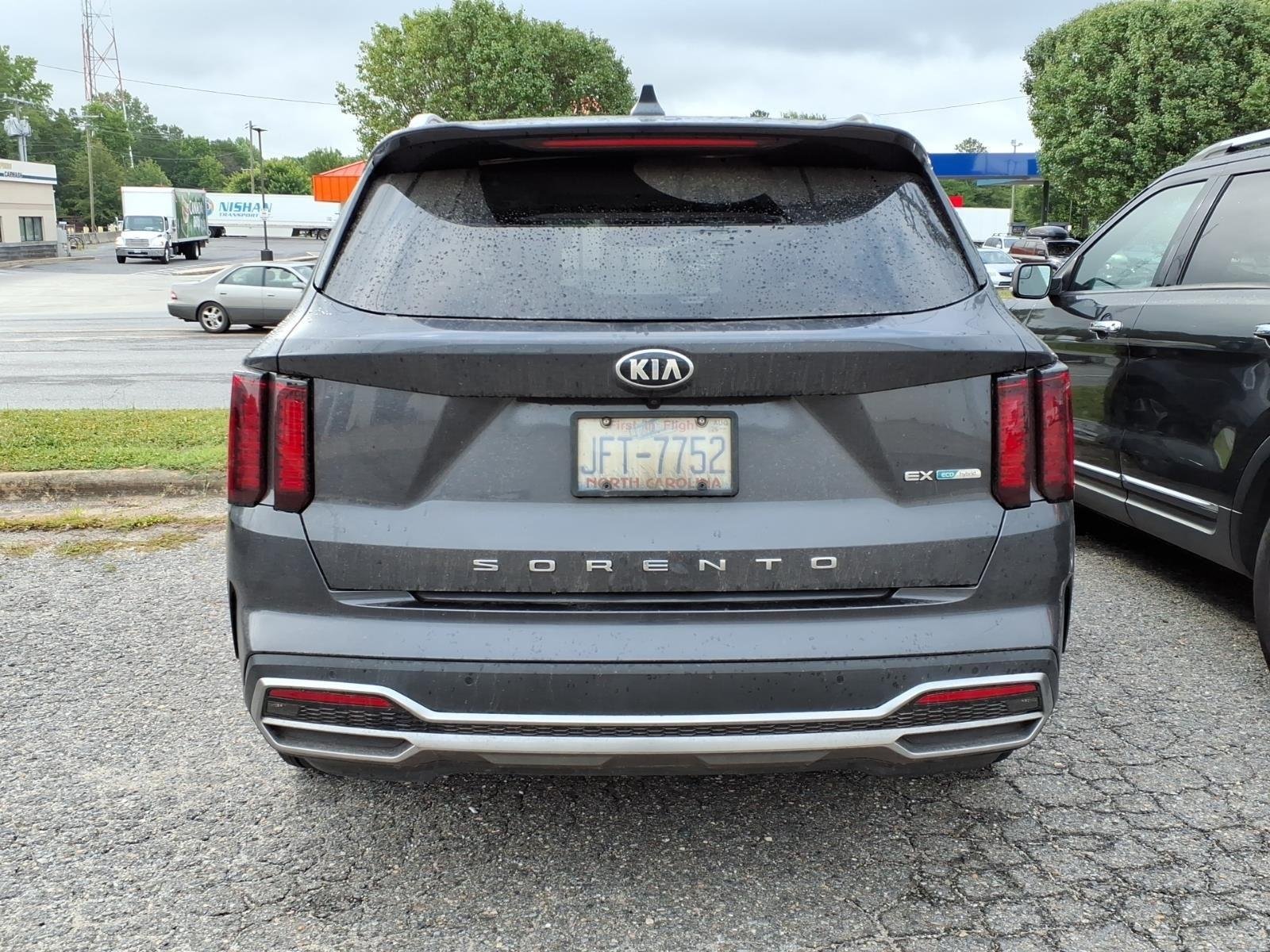 Used 2021 Platinum Graphite Kia EX image 5